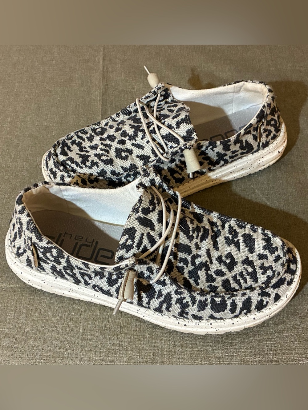 Hey Dude Wendy Woven Cheetah Grey Black Slip-On Sneakers Leopard Print Comfort 8